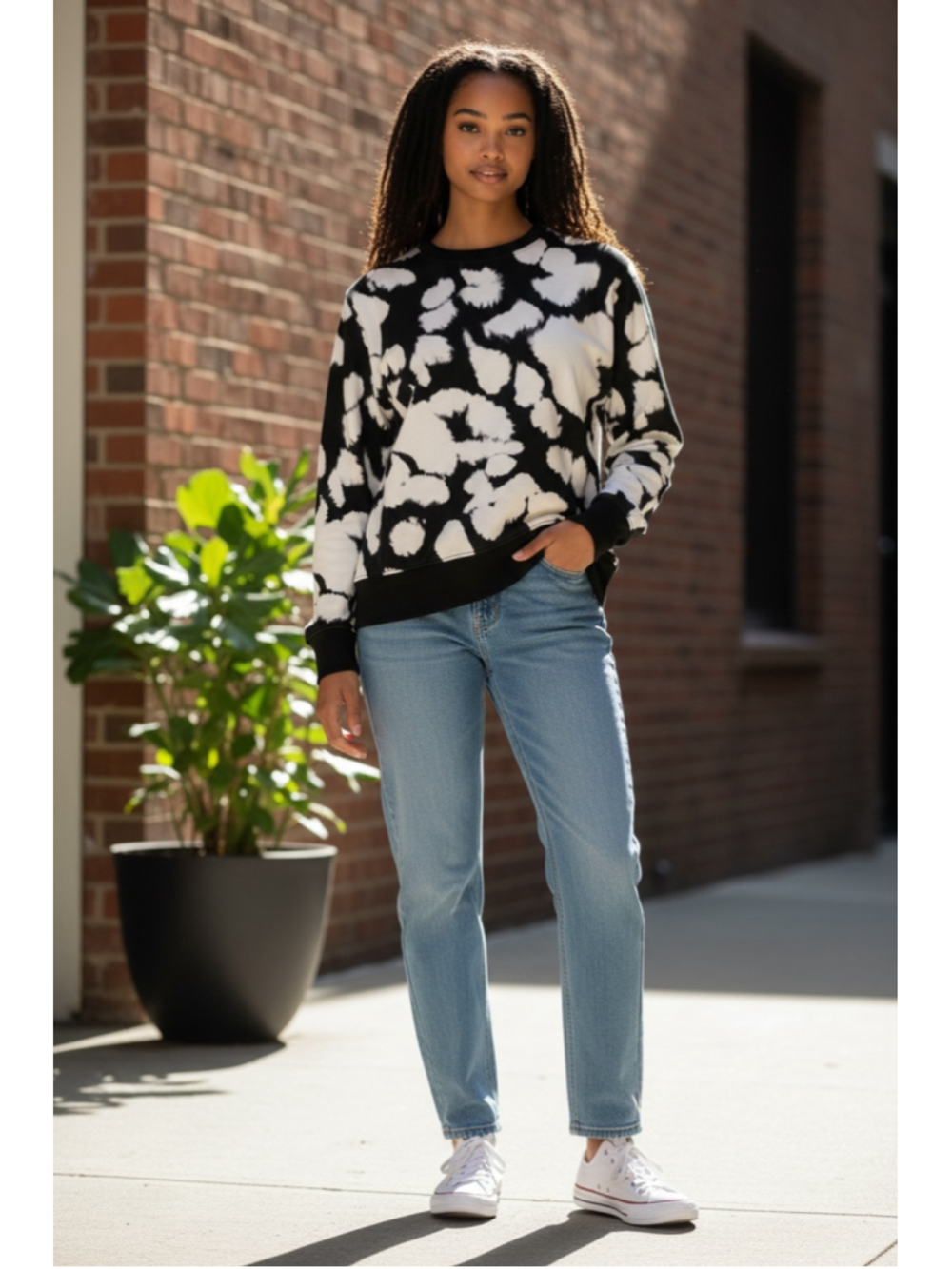 Women's Nike Black and White Abstract Print Sweatshirt Size M